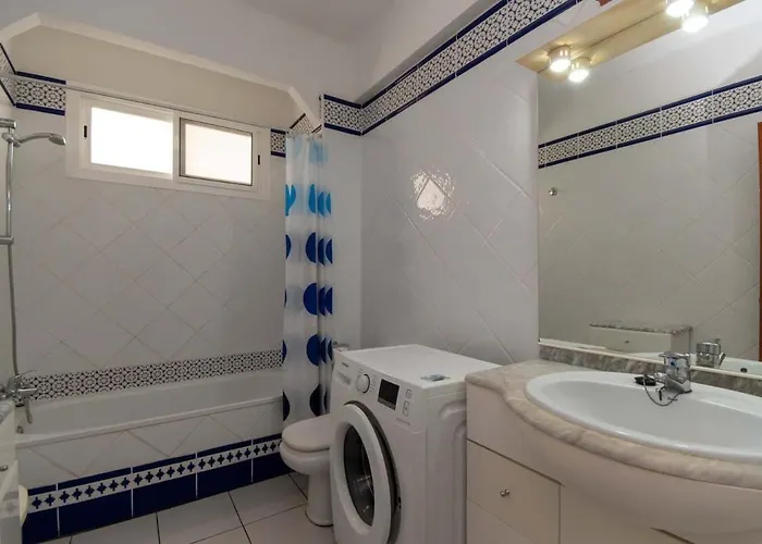 Club Atlantis 78 - One Bed Апартаменти Адехе