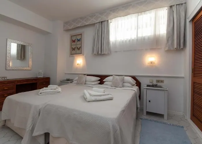 Club Atlantis 78 - One Bed * Адехе