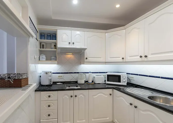 Club Atlantis 78 - One Bed *