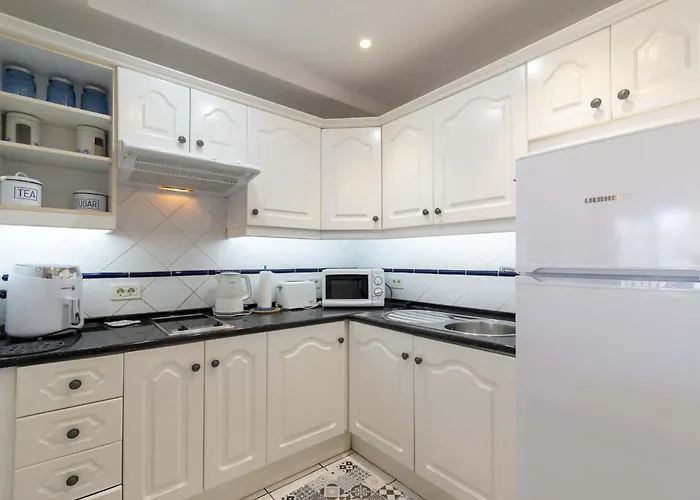 Club Atlantis 78 - One Bed * Costa Adeje (Tenerife)